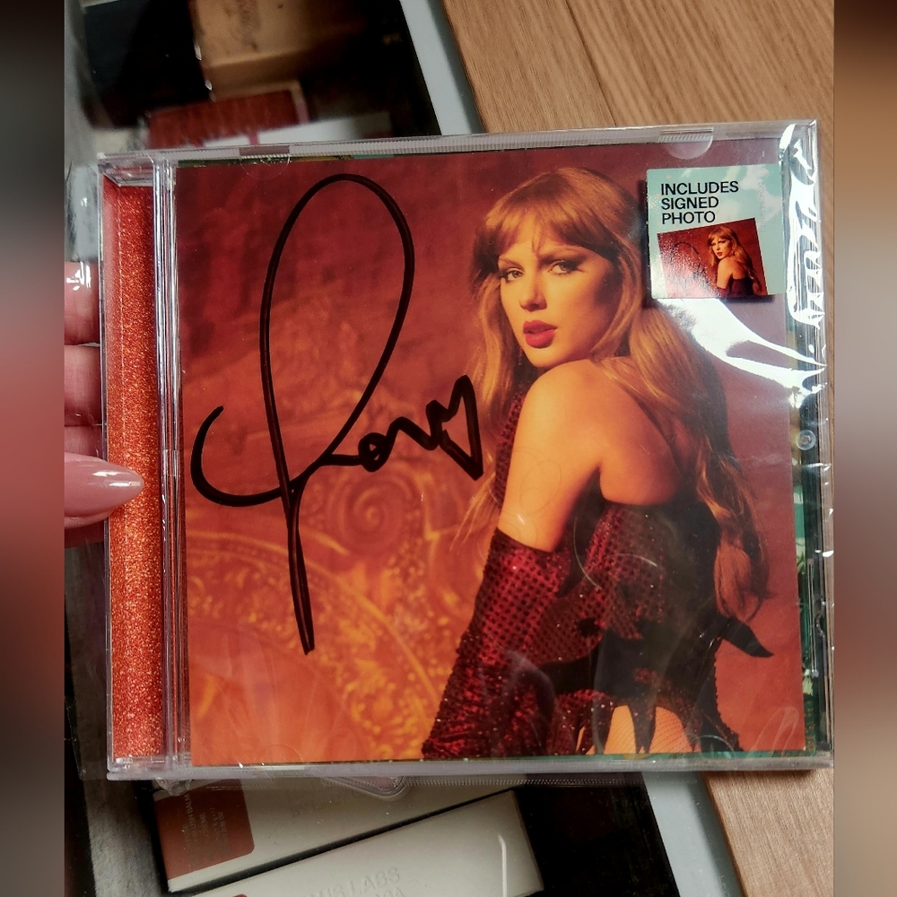 Taylor Swift The Life of a Showgirl RARE Signed CD Photo #3 Limited